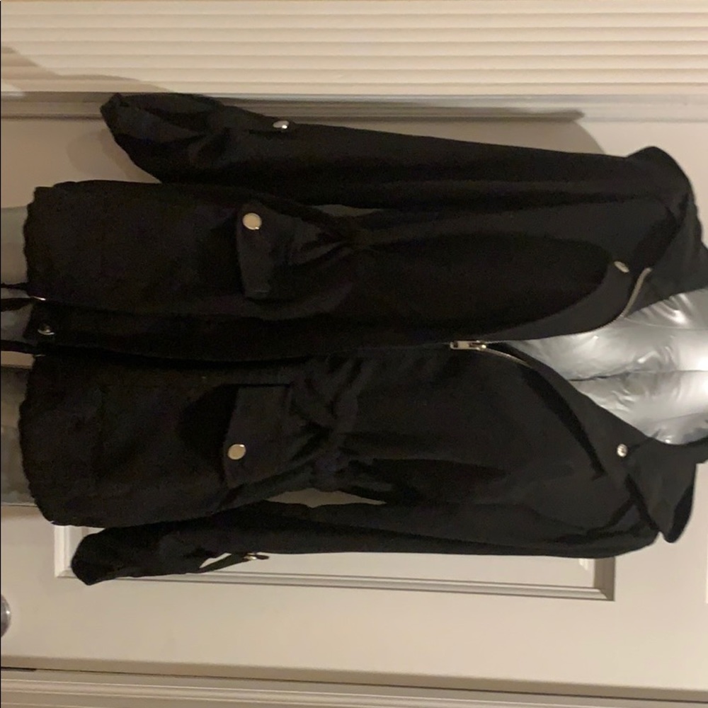 Women’s lightweight jacket with detail